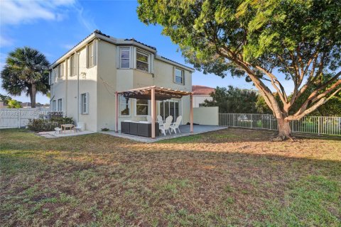 House in Pembroke Pines, Florida 4 bedrooms, 235.23 sq.m. № 2043265 - photo 18