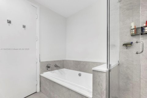 Copropriété à louer à Miami, Floride: 2 chambres, 107.86 m2 № 1834126 - photo 28