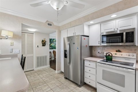 Купить кондоминиум в Сент-Питерсберг, Флорида 3 комнаты, 149.11м2, № 2141515 - фото 11