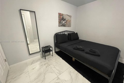 Casa en alquiler en Hollywood, Florida, 2 dormitorios, 222.97 m2 № 2010700 - foto 4