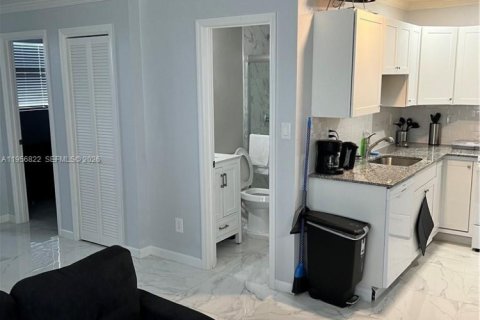 Casa en alquiler en Hollywood, Florida, 2 dormitorios, 222.97 m2 № 2010700 - foto 3