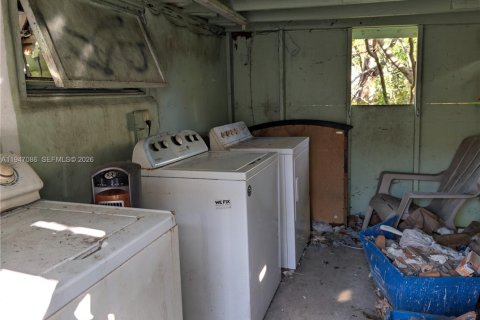 House in Oakland Park, Florida 3 bedrooms, 83.8 sq.m. № 2003683 - photo 9