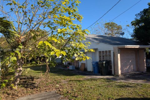 House in Oakland Park, Florida 3 bedrooms, 83.8 sq.m. № 2003683 - photo 4