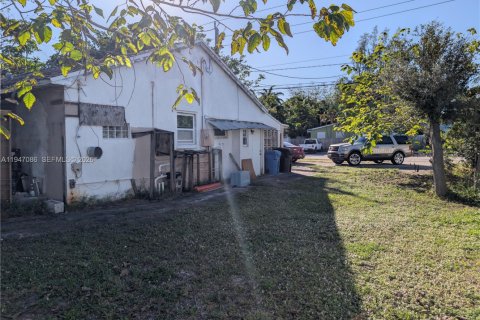 House in Oakland Park, Florida 3 bedrooms, 83.8 sq.m. № 2003683 - photo 11