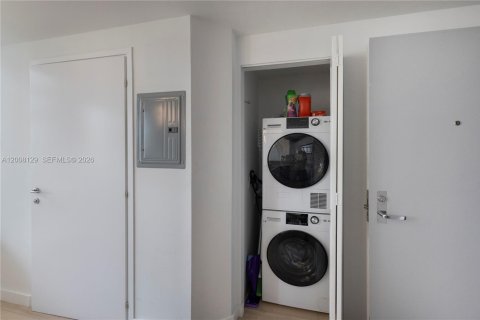 Copropriété à louer à Miami, Floride: 1 chambre, 82.78 m2 № 2170884 - photo 10