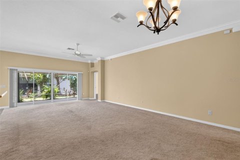 House in The Villages, Florida 3 bedrooms, 181.72 sq.m. № 2209353 - photo 22
