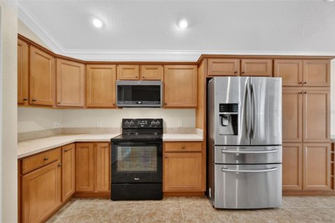 House in The Villages, Florida 3 bedrooms, 181.72 sq.m. № 2209353 - photo 6