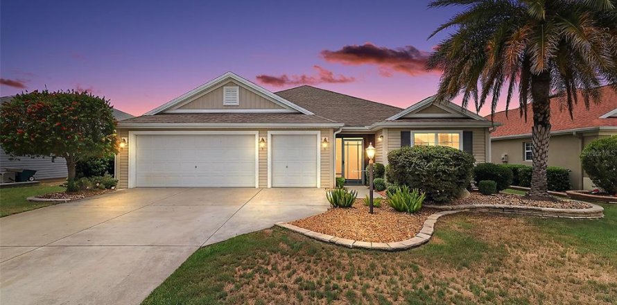 House in The Villages, Florida 3 bedrooms, 181.72 sq.m. № 2209353