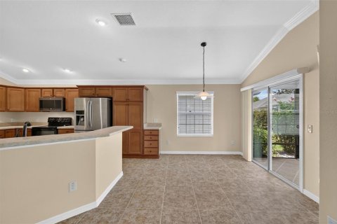 House in The Villages, Florida 3 bedrooms, 181.72 sq.m. № 2209353 - photo 14