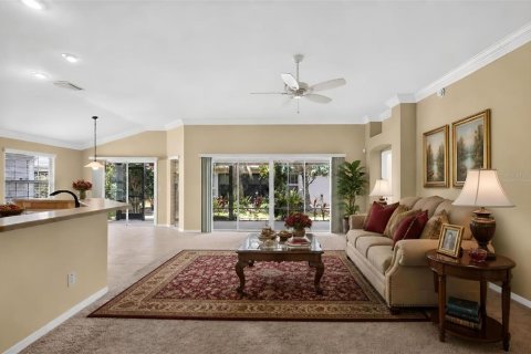 House in The Villages, Florida 3 bedrooms, 181.72 sq.m. № 2209353 - photo 18