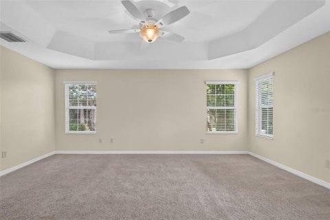House in The Villages, Florida 3 bedrooms, 181.72 sq.m. № 2209353 - photo 25