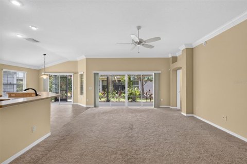 House in The Villages, Florida 3 bedrooms, 181.72 sq.m. № 2209353 - photo 19