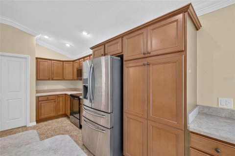 House in The Villages, Florida 3 bedrooms, 181.72 sq.m. № 2209353 - photo 7
