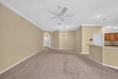 House in The Villages, Florida 3 bedrooms, 181.72 sq.m. № 2209353 - photo 20