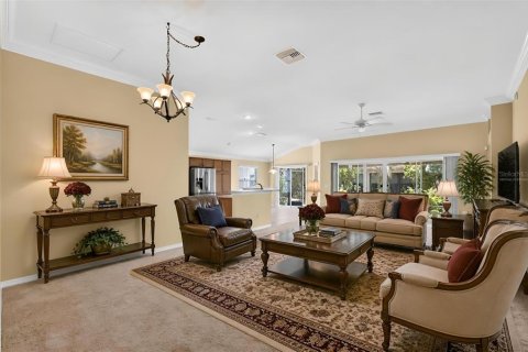 House in The Villages, Florida 3 bedrooms, 181.72 sq.m. № 2209353 - photo 16