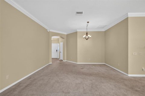 House in The Villages, Florida 3 bedrooms, 181.72 sq.m. № 2209353 - photo 23