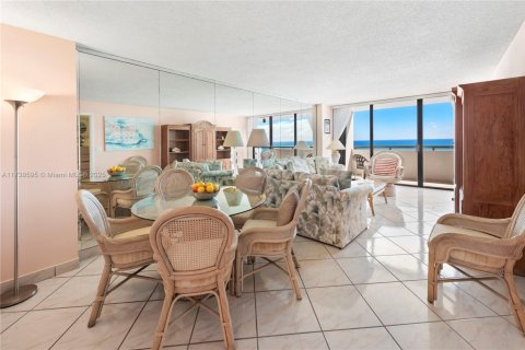Condominio en venta en Miami Beach, Florida, 1 dormitorio, 79.99 m2 № 1710186 - foto 10