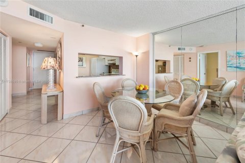 Condominio en venta en Miami Beach, Florida, 1 dormitorio, 79.99 m2 № 1710186 - foto 18