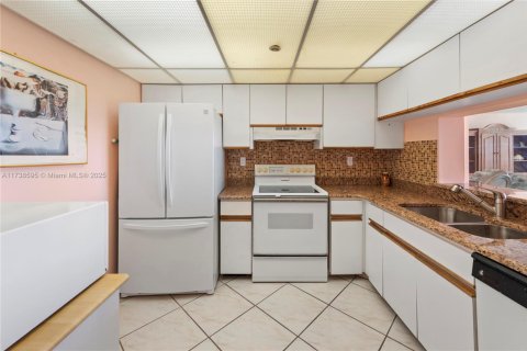 Condominio en venta en Miami Beach, Florida, 1 dormitorio, 79.99 m2 № 1710186 - foto 21