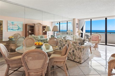 Condominio en venta en Miami Beach, Florida, 1 dormitorio, 79.99 m2 № 1710186 - foto 12