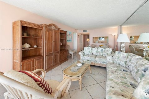 Condominio en venta en Miami Beach, Florida, 1 dormitorio, 79.99 m2 № 1710186 - foto 16