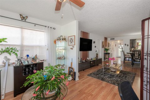 Condominio en venta en Sunrise, Florida, 1 dormitorio, 80.08 m2 № 2005336 - foto 8