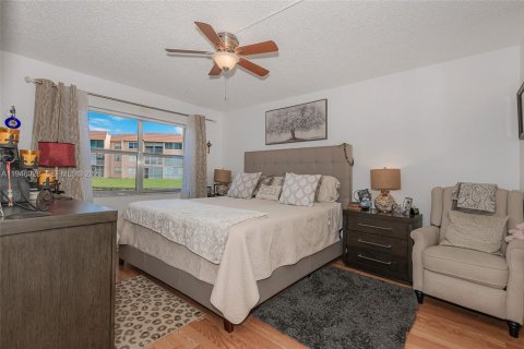 Condominio en venta en Sunrise, Florida, 1 dormitorio, 80.08 m2 № 2005336 - foto 16