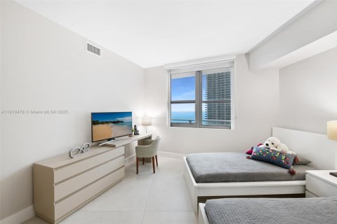 Снять в аренду кондоминиум в Холливуд, Флорида 3 спальни, 162.76м2, № 1966610 - фото 14