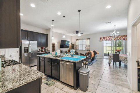House in Apopka, Florida 4 bedrooms, 194.82 sq.m. № 1558392 - photo 9