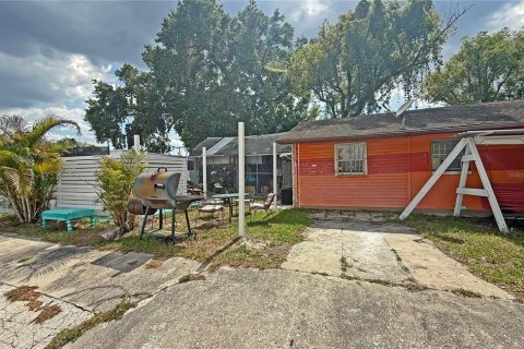 House in Tampa, Florida 2 bedrooms, 99.59 sq.m. № 2102629 - photo 3
