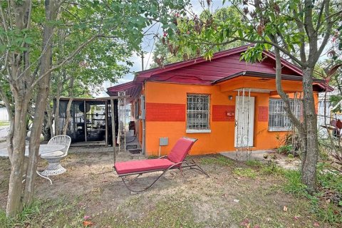 House in Tampa, Florida 2 bedrooms, 99.59 sq.m. № 2102629 - photo 2