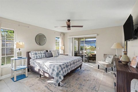 Villa ou maison à vendre à North Fort Myers, Floride: 3 chambres, 159.51 m2 № 2418751 - photo 16