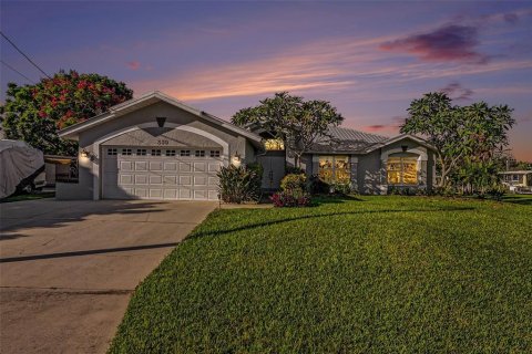 Villa ou maison à vendre à North Fort Myers, Floride: 3 chambres, 159.51 m2 № 2418751 - photo 6