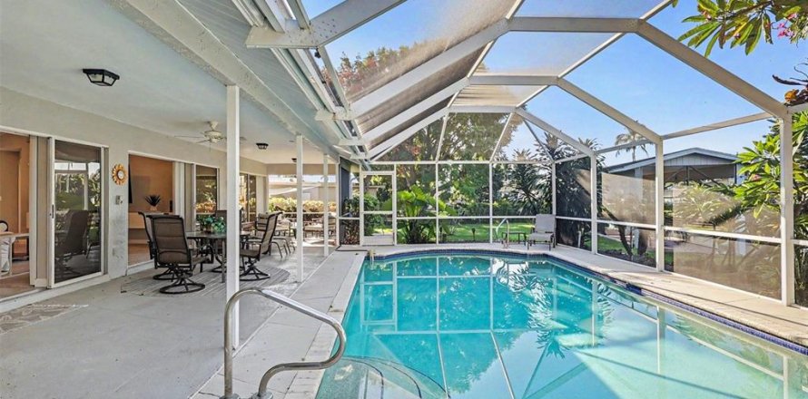 Villa ou maison à North Fort Myers, Floride 3 chambres, 159.51 m2 № 2418751
