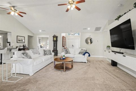 Villa ou maison à vendre à North Fort Myers, Floride: 3 chambres, 159.51 m2 № 2418751 - photo 11