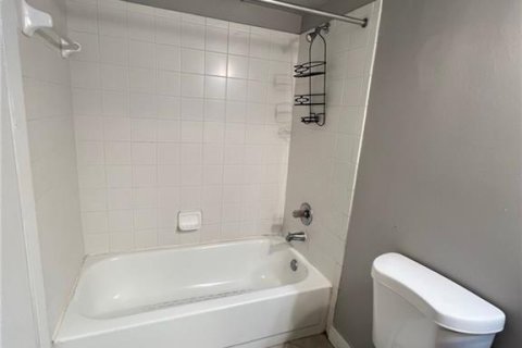Condominio en alquiler en Coconut Creek, Florida, 1 dormitorio, 76.27 m2 № 1224569 - foto 1