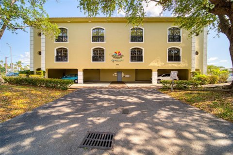 Oficina en alquiler en Miami, Florida № 1171148 - foto 1