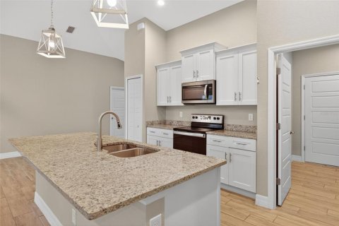Casa en venta en Port Charlotte, Florida, 3 dormitorios, 173.63 m2 № 1917041 - foto 8
