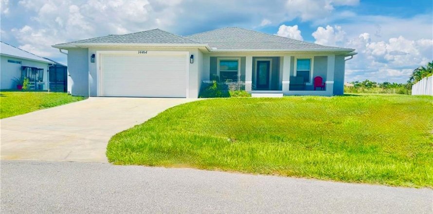 Casa en Port Charlotte, Florida 3 dormitorios, 173.63 m2 № 1917041