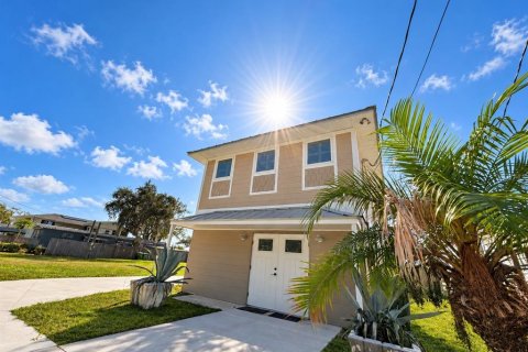Villa ou maison à vendre à Oak Hill, Floride: 2 chambres, 167.22 m2 № 2431845 - photo 18
