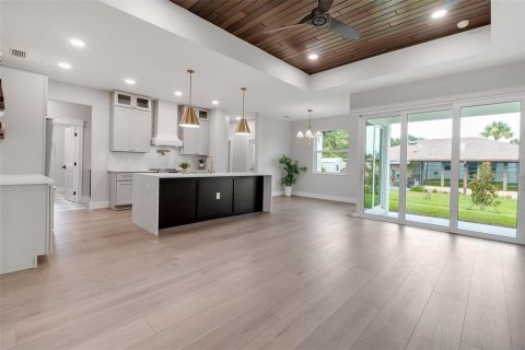 House in Venice, Florida 3 bedrooms, 168.99 sq.m. № 1721755 - photo 17