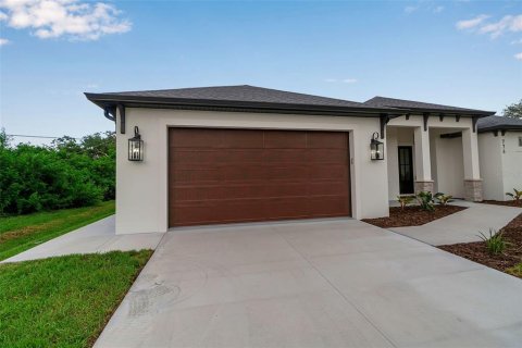 House in Venice, Florida 3 bedrooms, 168.99 sq.m. № 1721755 - photo 8