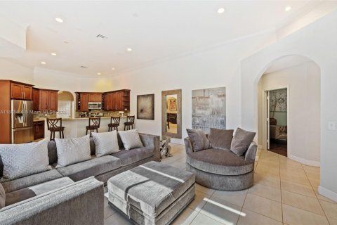 Купить виллу или дом в Уэстон, Флорида 5 спален, 252.6м2, № 1781855 - фото 11