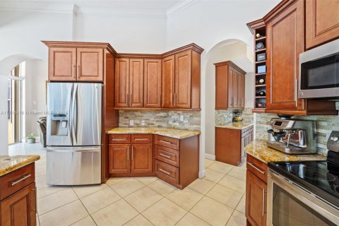 Купить виллу или дом в Уэстон, Флорида 5 спален, 252.6м2, № 1781855 - фото 7