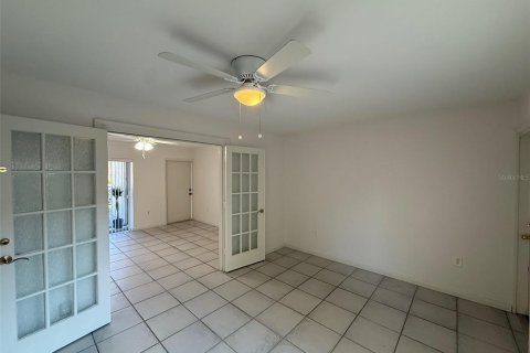 Condominio en venta en Sarasota, Florida, 1 dormitorio, 51.28 m2 № 2093844 - foto 10
