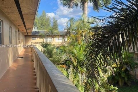 Купить кондоминиум в Майами, Флорида 1 спальня, 75.53м2, № 1975832 - фото 5