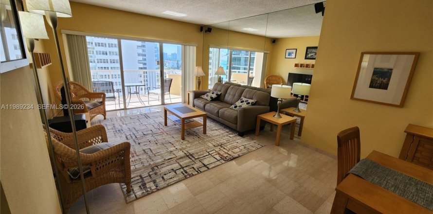 Condo à Hallandale Beach, Floride, 1 chambre  № 2051465