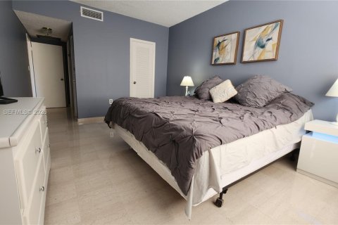 Copropriété à louer à Hallandale Beach, Floride: 1 chambre, 80.82 m2 № 2051465 - photo 7