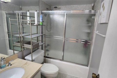 Copropriété à louer à Hallandale Beach, Floride: 1 chambre, 80.82 m2 № 2051465 - photo 9