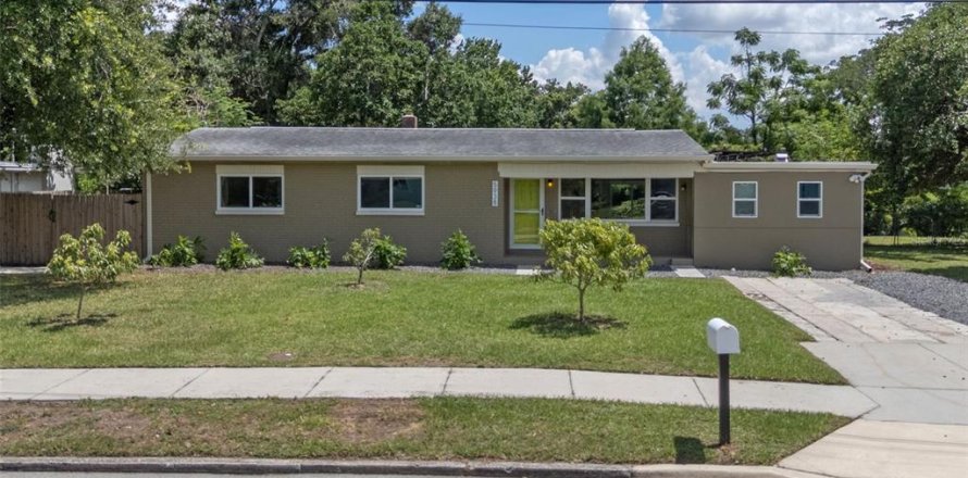 House in Orlando, Florida 4 bedrooms, 209.12 sq.m. № 1824936